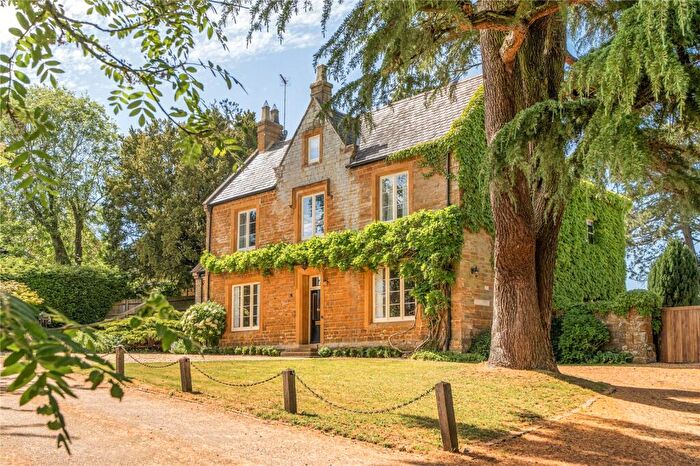 6 Bedroom Detached House For Sale In The Green, Creaton, Northampton, Northamptonshire, NN6
