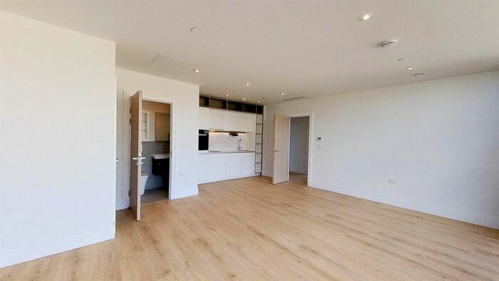 1 Bedroom Flat To Rent In Station Road, Addlestone, KT15