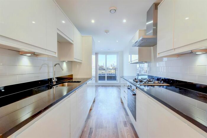 2 Bedroom Flat To Rent In Rye Lane, London, SE15