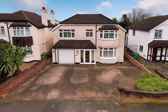 5 Bedroom Detached House For Sale In Bean Road, South Bexleyheath, DA6