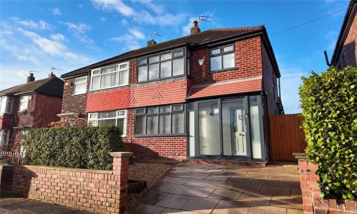 3 Bedroom Semi Detached House For Sale In Orme Avenue, Alkrington, Middleton, Manchester, M24