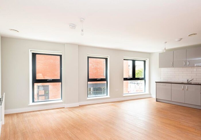 1 Bedroom Apartment To Rent In Weavers Yard, Market Street Newbury, RG14