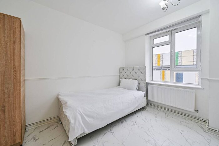 3 Bedroom Flat To Rent In Chapel Street, Marylebone, London, NW1