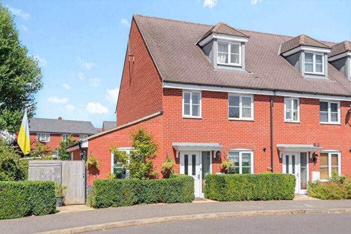 4 Bedroom Town House To Rent In Buckingham Park, Aylesbury, HP19