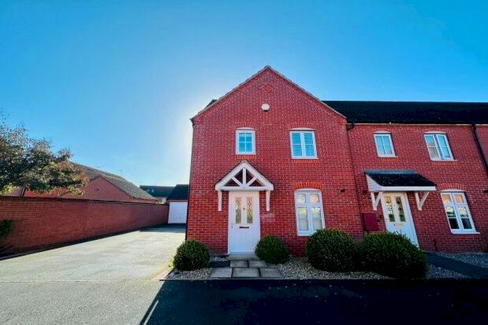 3 Bedroom Property To Rent In Lee Meadowe, Warwick, CV34