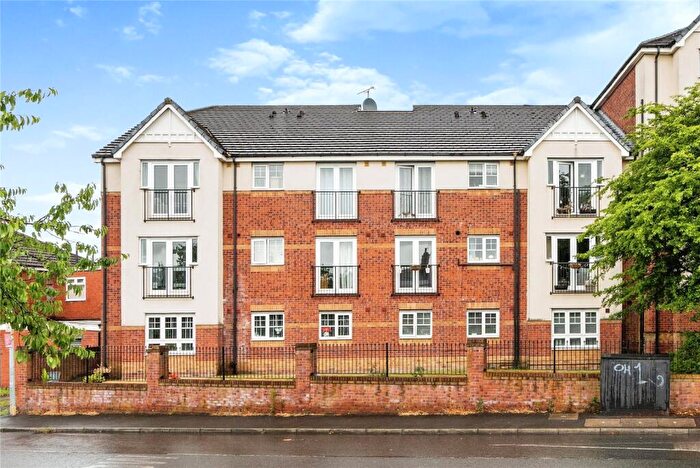 2 Bedroom Flat For Sale In Pinhigh Place, Salford, Greater Manchester, M6