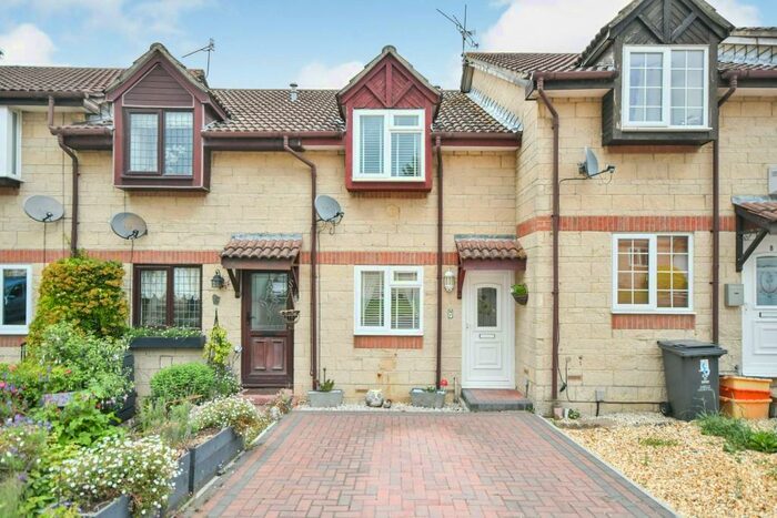 2 Bedroom House To Rent In Clover Park, Swindon, SN25