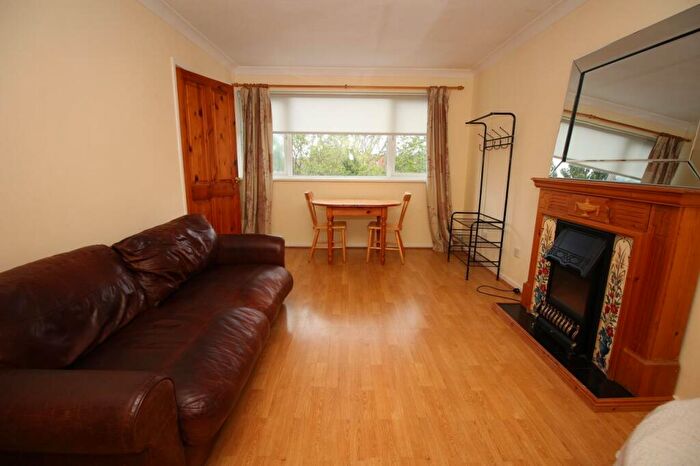 2 Bedroom Flat To Rent In Lonsdale Court, Jesmond, Newcastle Upon Tyne, NE2