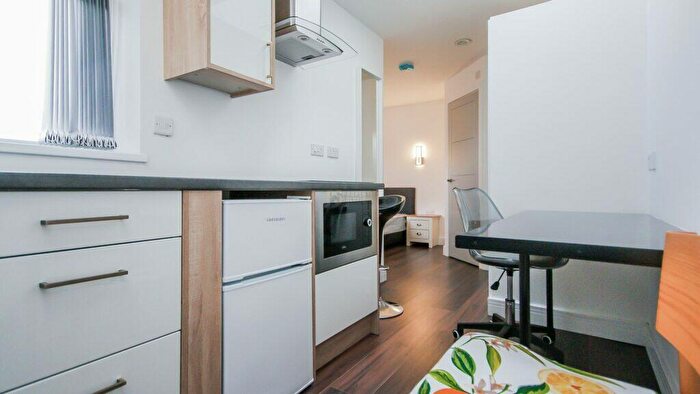 1 Bedroom Terraced House To Rent In Bristol Road, Selly Oak, Birmingham, B29