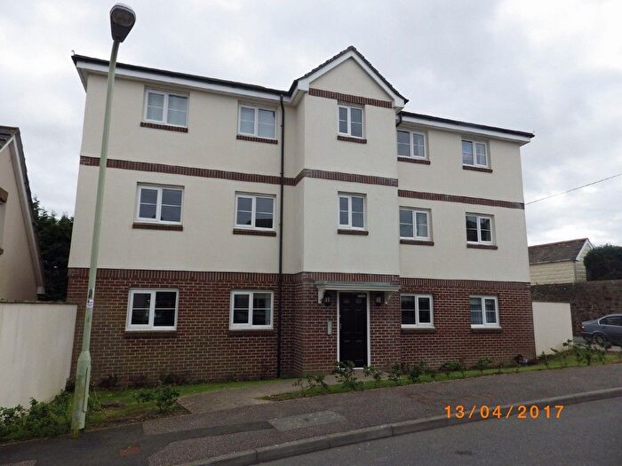 2 Bedroom Flat To Rent In Buckland Close, Bideford, EX39