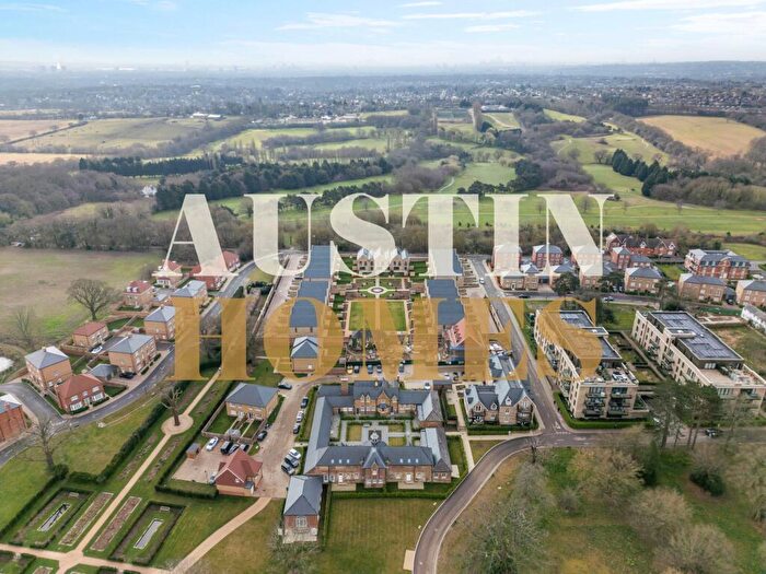 3 Bedroom Link Detached House For Sale In Trento Mews, Hadley Wood, EN4