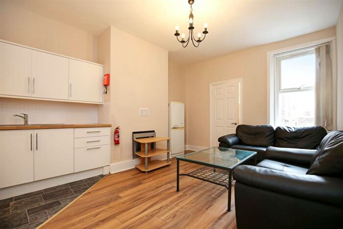 3 Bedroom Flat To Rent In (£pppw) Warwick Street, Heaton, NE6