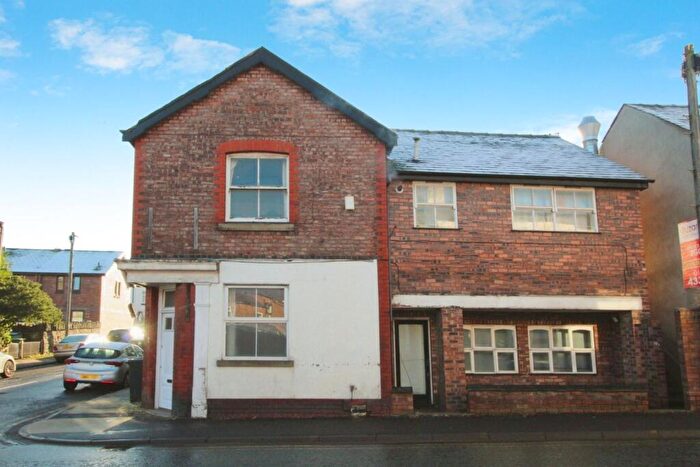 2 Bedroom Apartment To Rent In Park Lane, Macclesfield, Cheshire, SK11