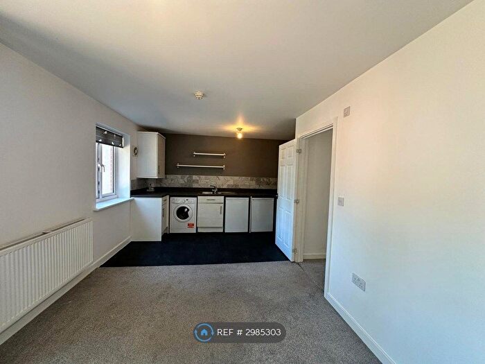 2 Bedroom Flat To Rent In Wicket Drive, Birmingham, B16