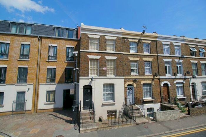 1 Bedroom Flat To Rent In High Street, Rochester, ME1