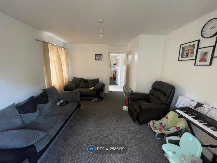 2 Bedroom Flat To Rent In Off Allenby Road, Southall, UB1