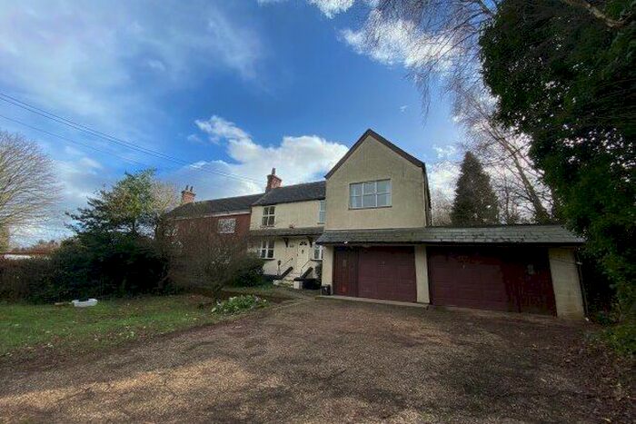 3 Bedroom Property To Rent In Lichfield Road, Walsall WS8