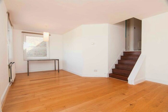 3 Bedroom Flat To Rent In Fortess Road, Kentish Town, NW5