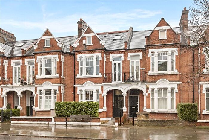 2 Bedroom Flat For Sale In Trinity Road, London, SW17