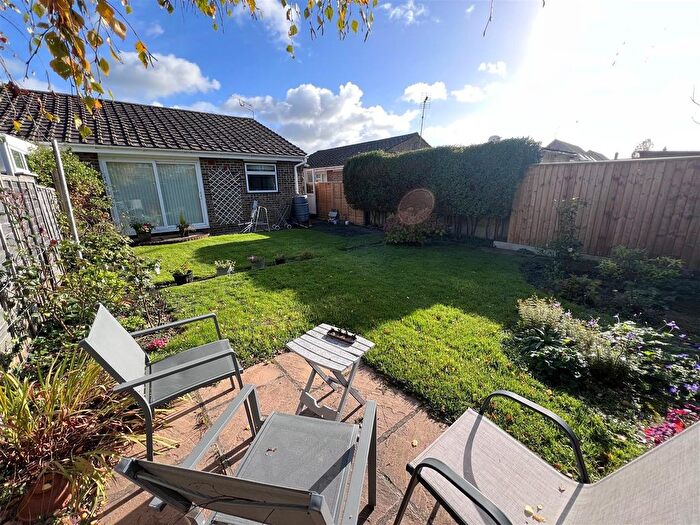 2 Bedroom Semi-Detached Bungalow For Sale In Avondale Gardens, Gillingham, SP8