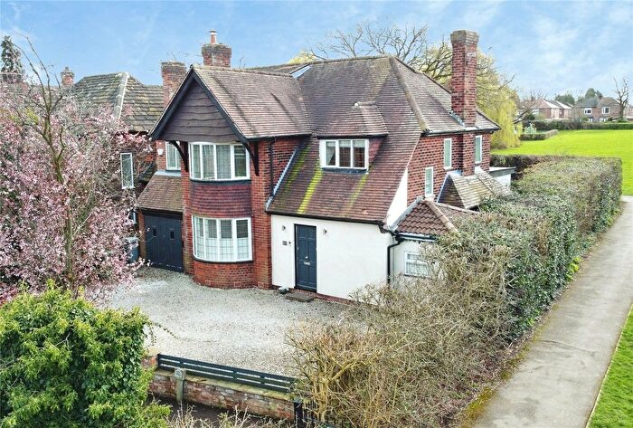 4 Bedroom Detached House For Sale In Grangeway, Handforth, Wilmslow, Cheshire, SK9