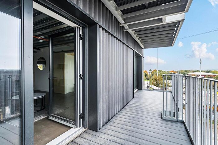 2 Bedroom Apartment To Rent In District Lofts, Climate Innovation District, LS9