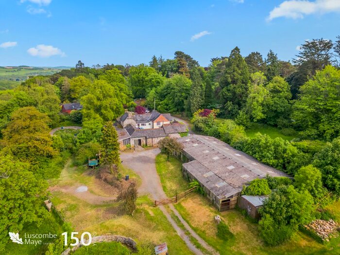 3 Bedroom Detached House For Sale In Buckfastleigh, TQ11