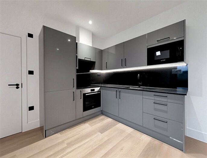 2 Bedroom Flat To Rent In Rye Close, Fleet, Hampshire, GU51