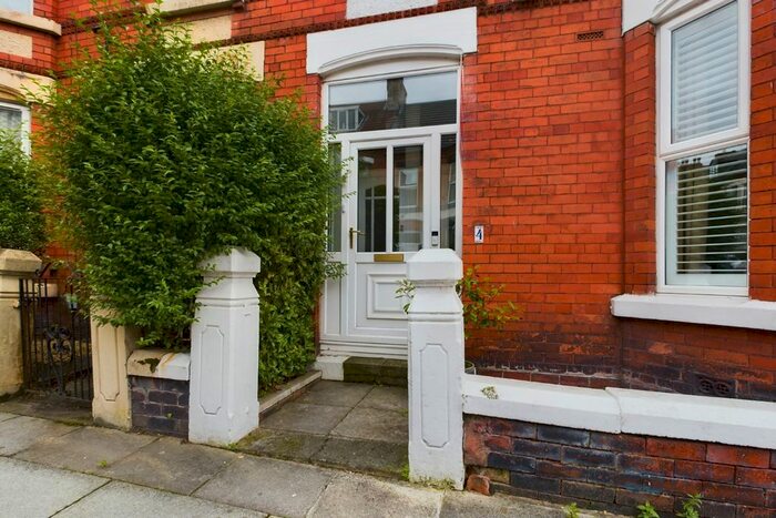 2 Bedroom Flat To Rent In Hallville Road, Mossley Hill, L18