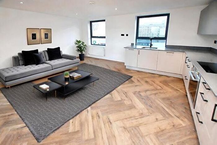 2 Bedroom Flat To Rent In High Street, Tonbridge, TN9