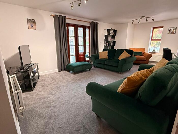 2 Bedroom Flat To Rent In The Approach, St. James, Northampton, NN5