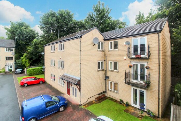 2 Bedroom Flat To Rent In Bryndlee Court, Holmfirth, HD9
