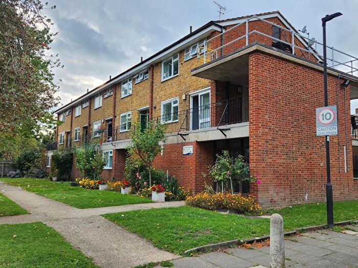 4 Bedroom Maisonette To Rent In Clarence Avenue, Clapham London, SW4