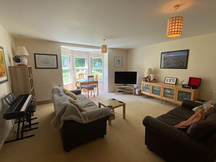 2 Bedroom Flat To Rent In Far Headingley, Leeds, Uk, LS16