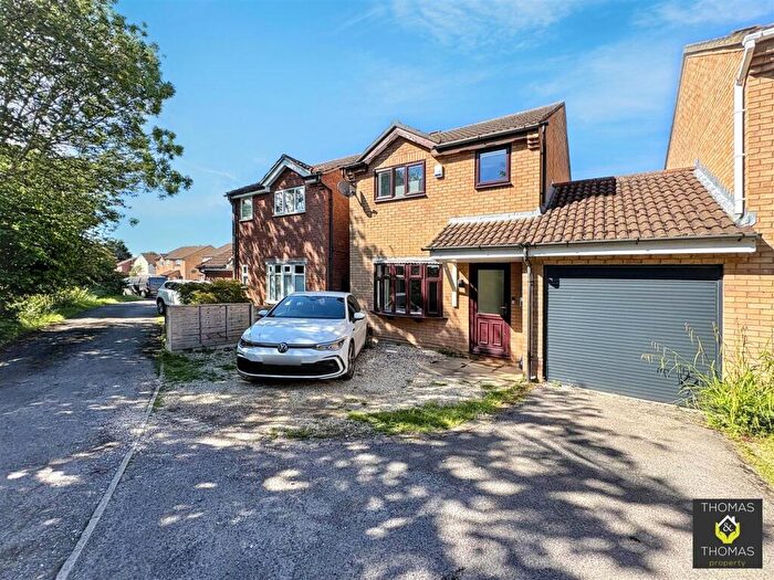 3 Bedroom Detached House For Sale In Lower Meadow, Quedgeley, GL2