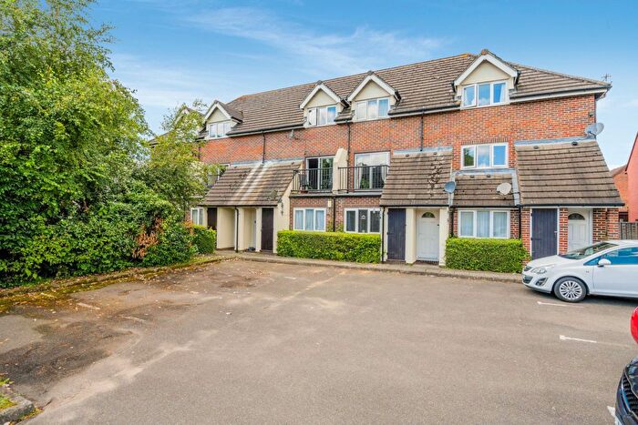 2 Bedroom Maisonette For Sale In Crowhurst Mead, Godstone, RH9