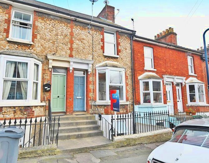 2 Bedroom Flat To Rent In Hardy Street, Maidstone, ME14