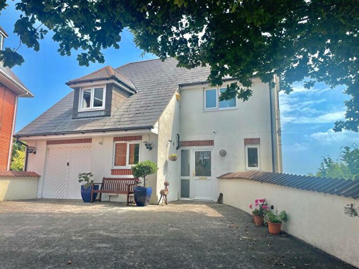 4 Bedroom Detached House For Sale In Goldcroft Avenue, Weymouth, DT4