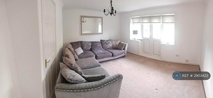 3 Bedroom Flat To Rent In Kerrycroy St, Glasgow, G42