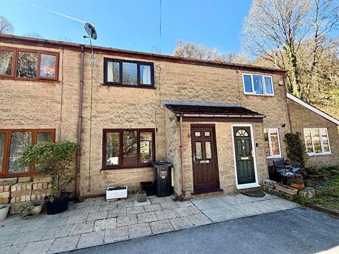 2 Bedroom Town House To Rent In Caldicott Close, Todmorden, West Yorkshire, OL14