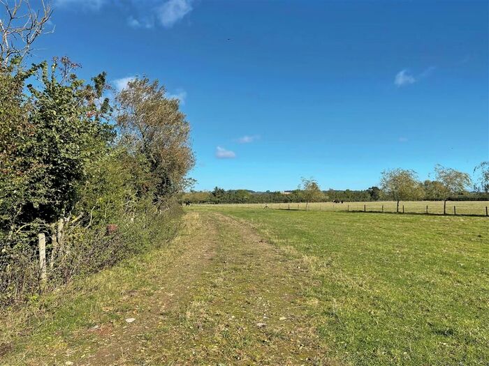 Land For Sale In Berryfields Gated Road, Quarrendon, Aylesbury HP22