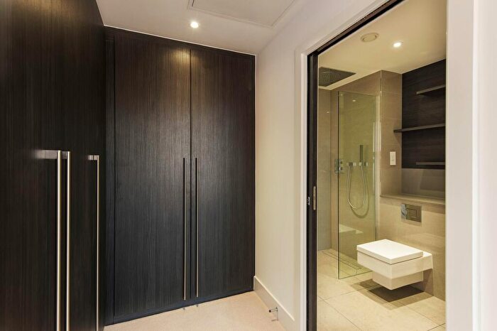 2 Bedroom Flat To Rent In Chandos Way, Hampstead Reach, London, London, NW11