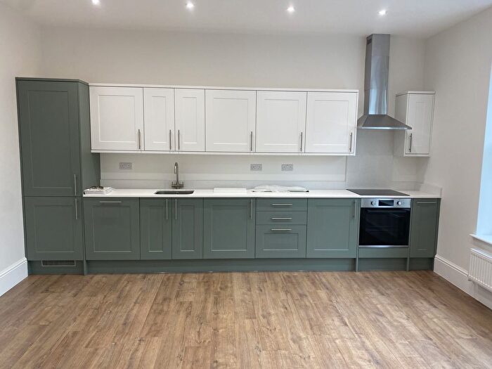 2 Bedroom Flat To Rent In Brixton Hill, London, SW2