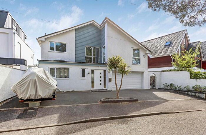 4 Bedroom House For Sale In Over Links Drive, Poole, BH14