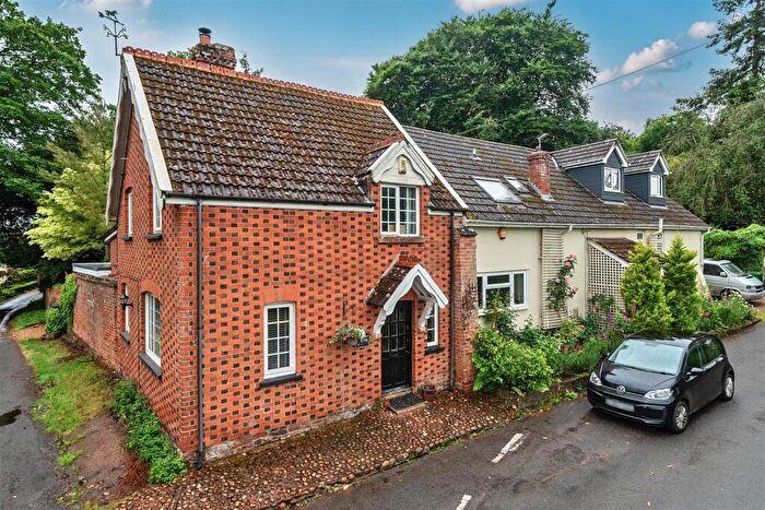 3 Bedroom Semi-Detached House For Sale In Sowton Village, Exeter, EX5