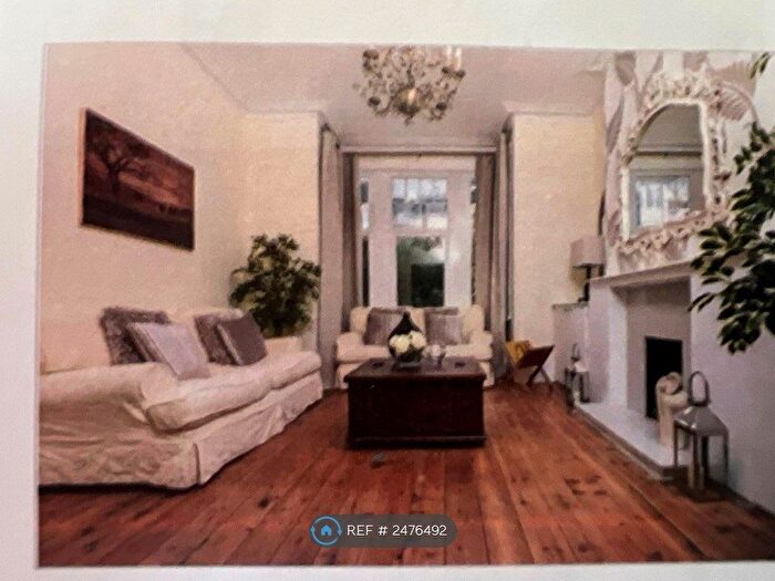 1 Bedroom Flat To Rent In Ground Floor, London, SW17