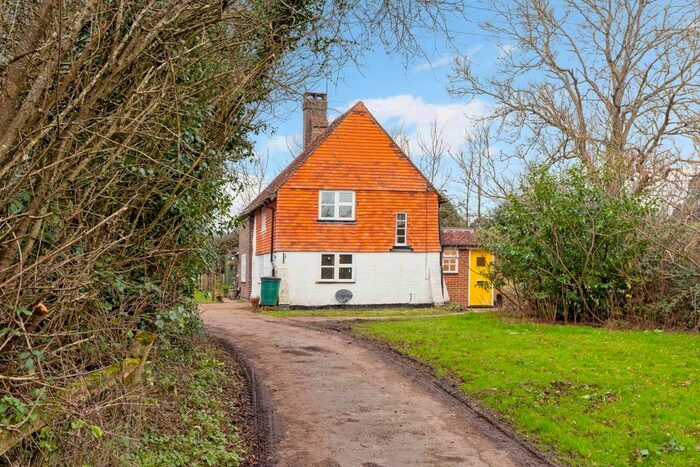 3 Bedroom Cottage To Rent In Snower Hill Road, Betchworth RH3