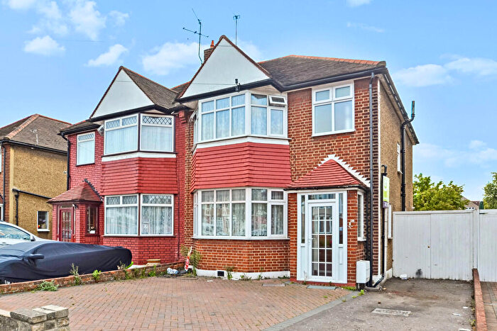 3 Bedroom Semi-Detached House To Rent In Morden, SM4