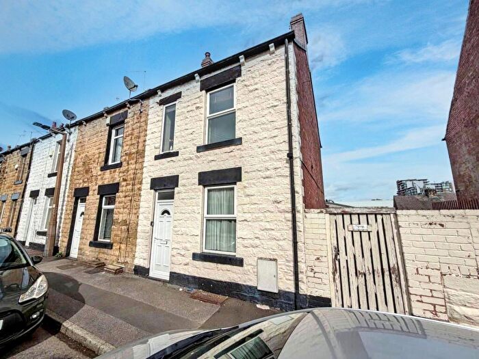 3 Bedroom End Of Terrace House For Sale In Farrar Street, Barnsley, S70