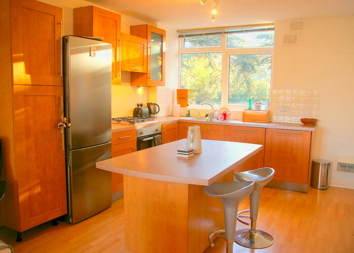 2 Bedroom Maisonette To Rent In Lyndwood Court, Stoughton Road, Stoneygate, Leicester, LE2